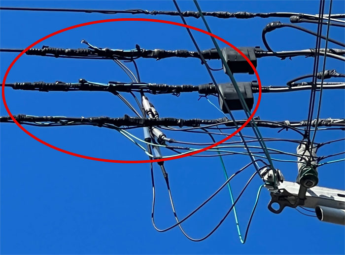 接続材料（C型コネクタ）を用いた引込線の分岐